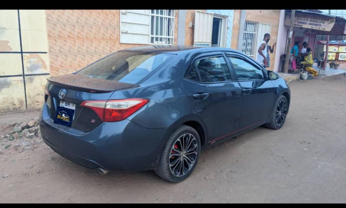 Toyota Corolla S en location