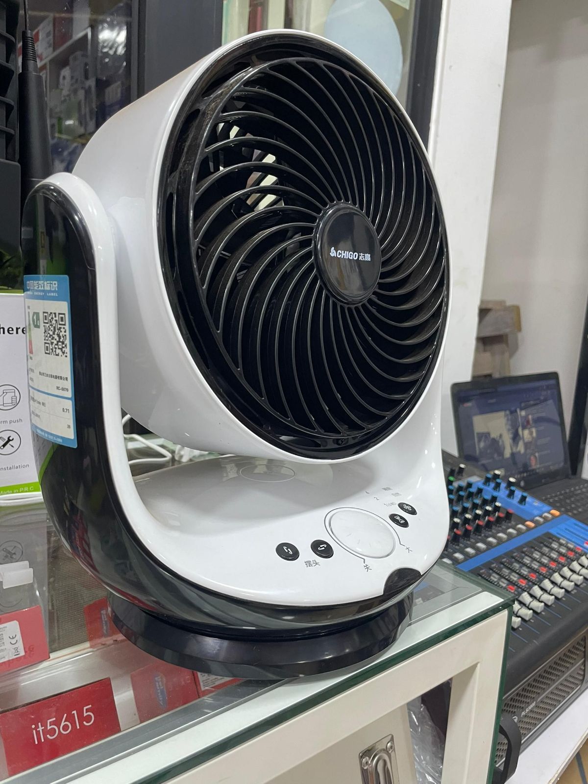 Ventilateur de table 
Rotatif gauche-droite, haut - photo 3