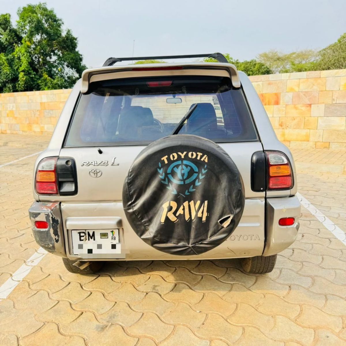 Toyota RAV4 - photo 3