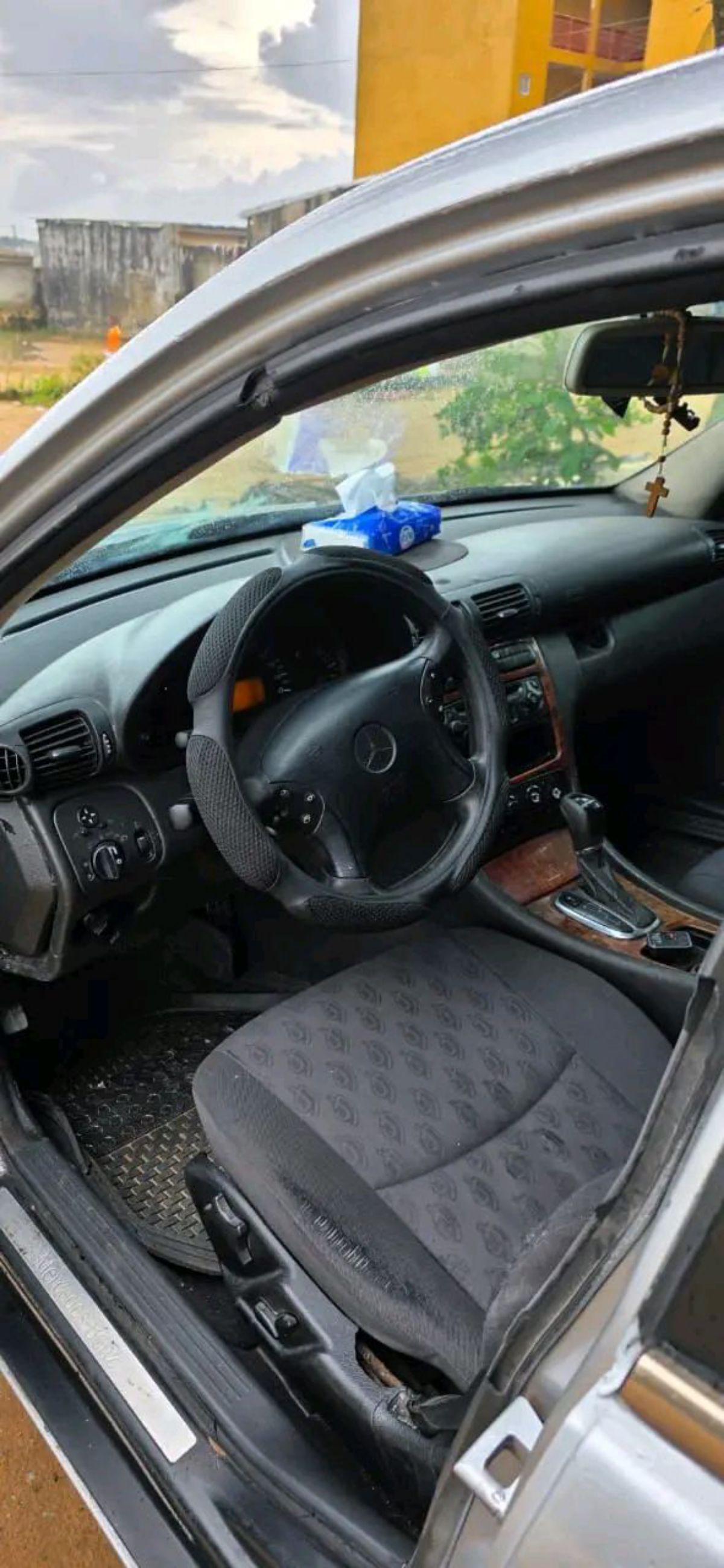 Mercedes C200 Cash Rouge Année 2001 Automatique - photo 3