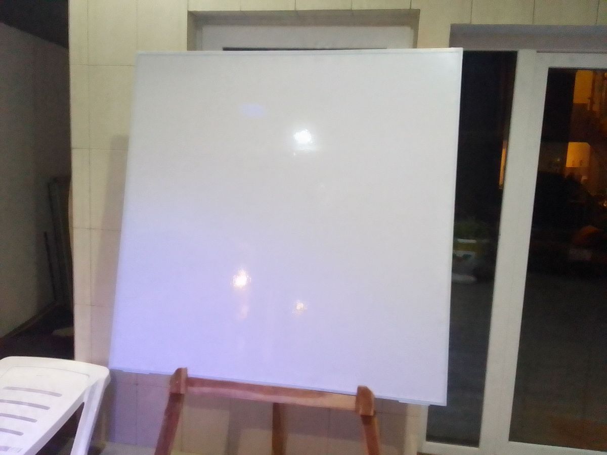 Tableau blanc à marqueur.
