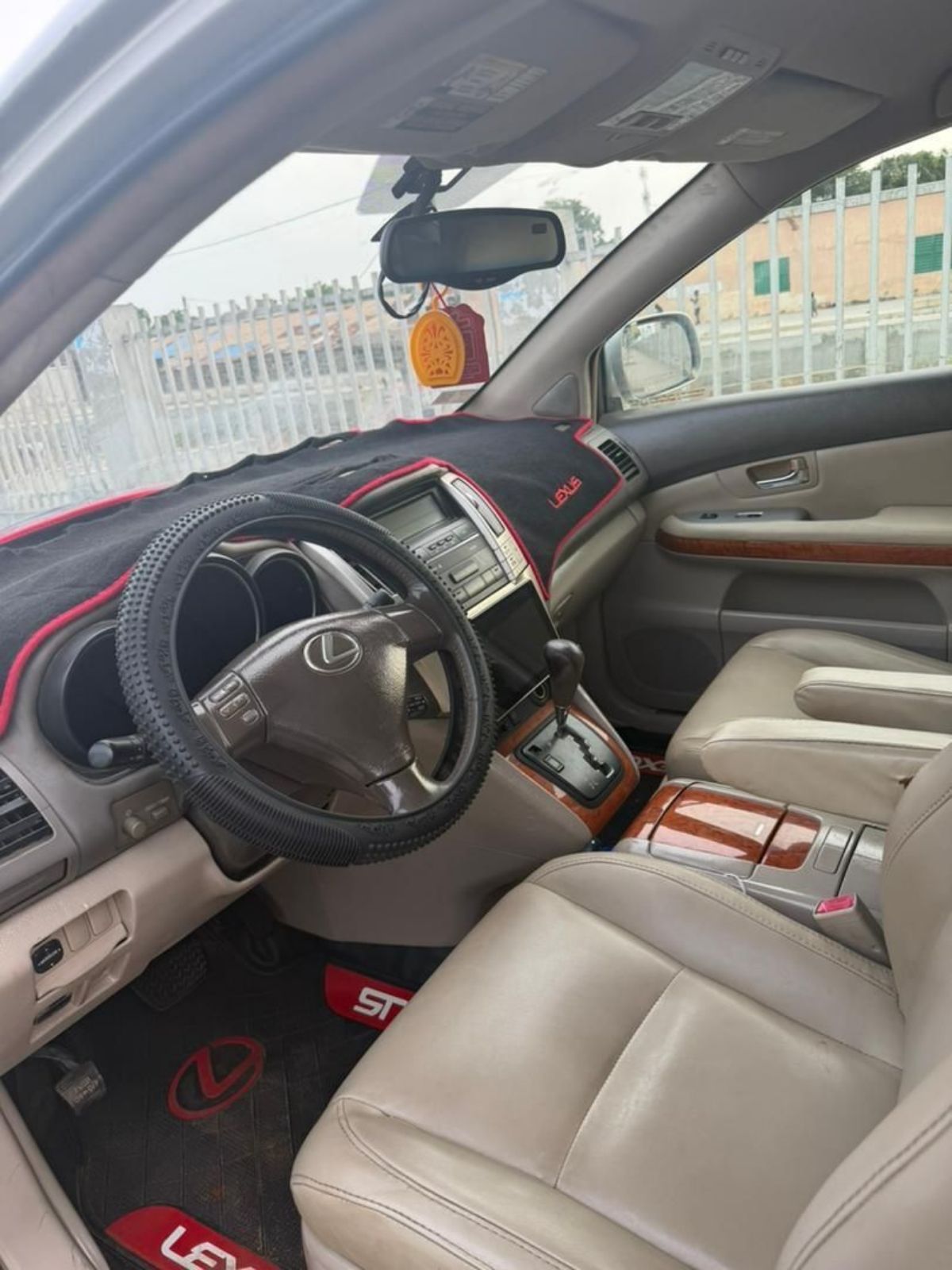 LEXUS RX330 - photo 2