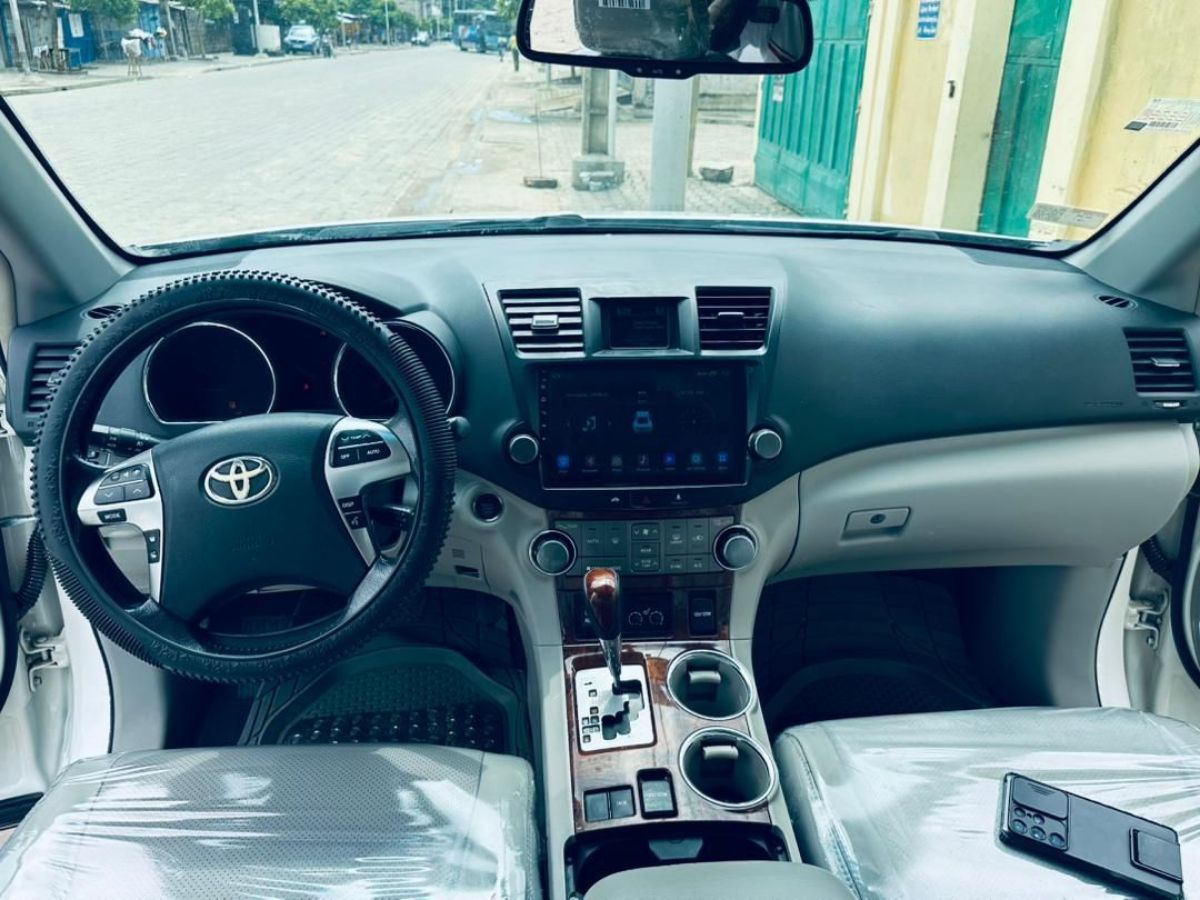 TOYOTA HIGHLANDER LIMITED - photo 2