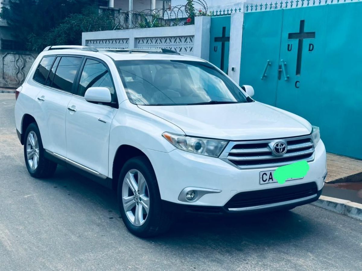 TOYOTA HIGHLANDER LIMITED