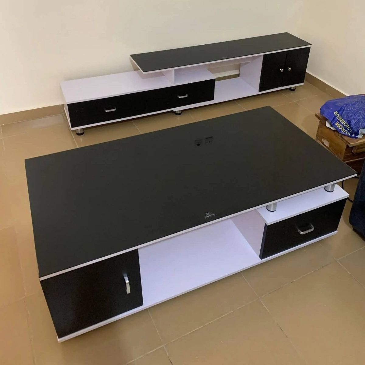 TABLE TV ET TABLE CENTRALE
