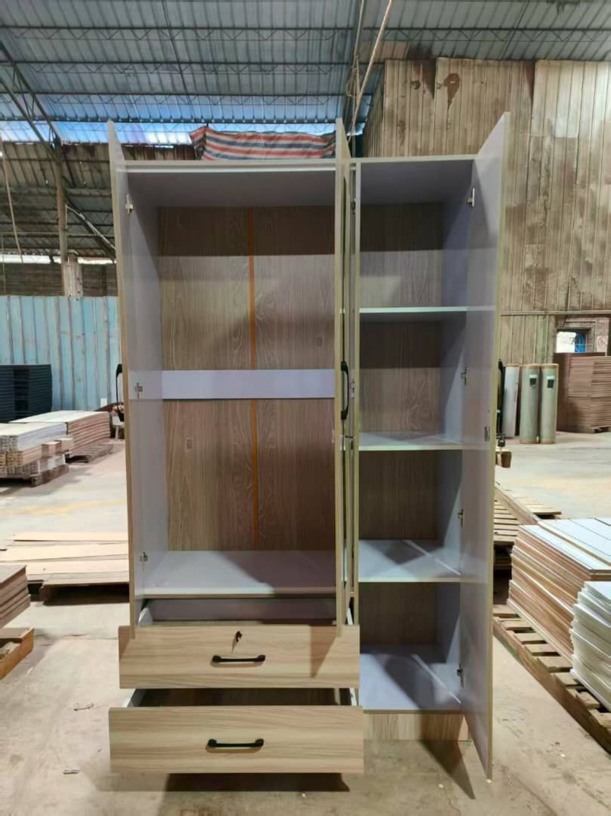 Armoire en bois démontable avec miroir - photo 2
