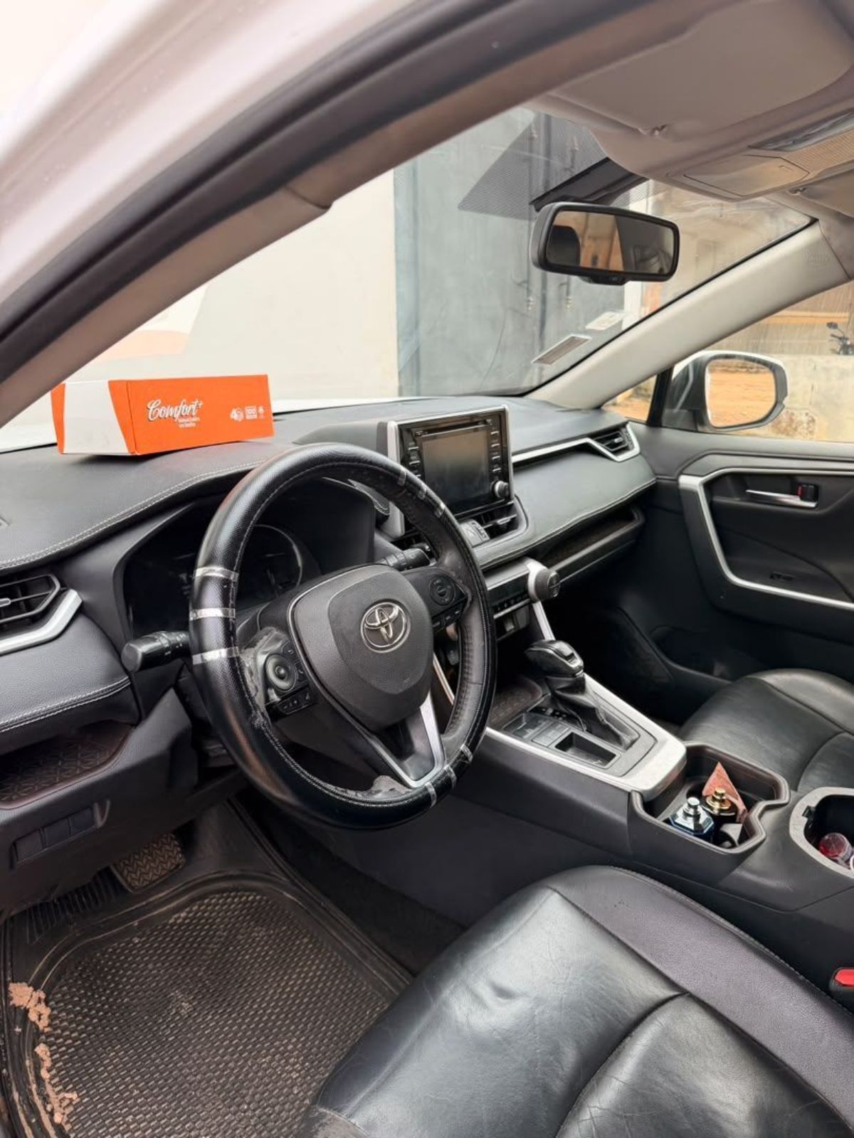 Toyota RAV4 2020 - photo 2