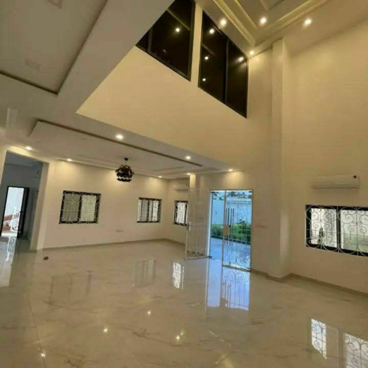 VILLA DUPLEXE À VENDRE À CALAVI - photo 3