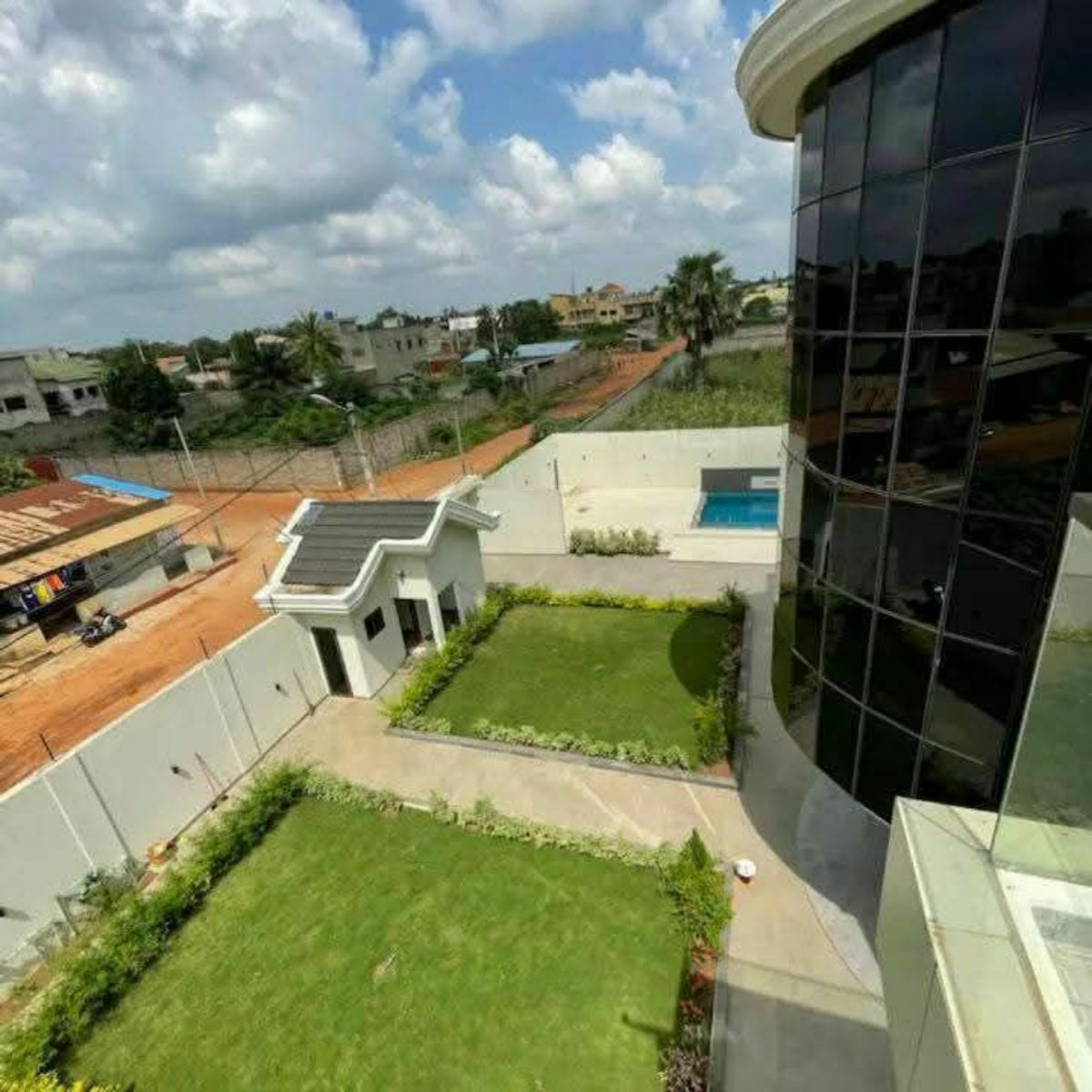 VILLA DUPLEXE À VENDRE À CALAVI - photo 2