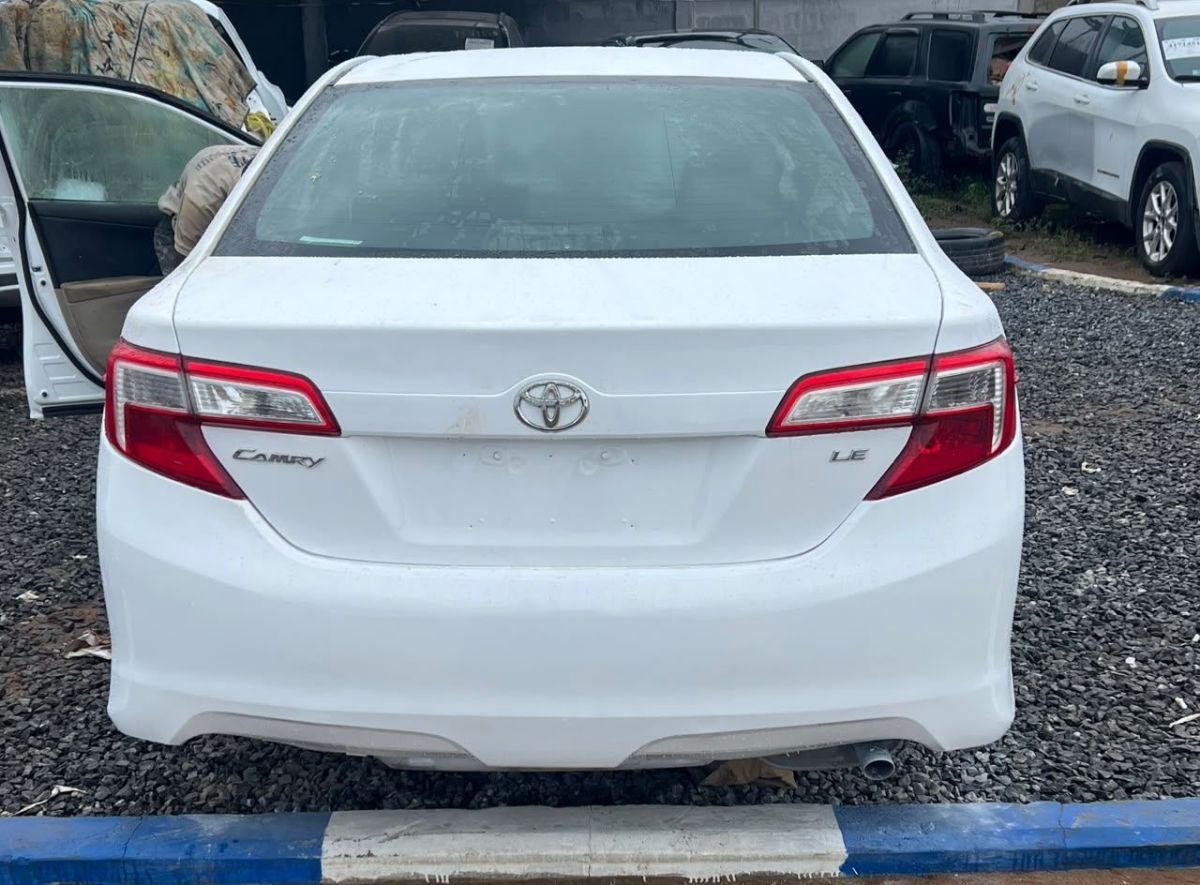 TOYOTA CAMRY LE 2013