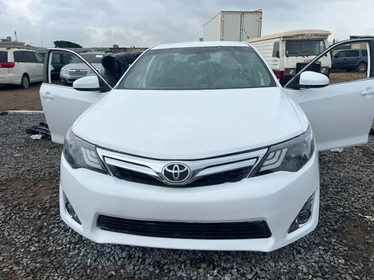 TOYOTA CAMRY LE 2013 - photo 2