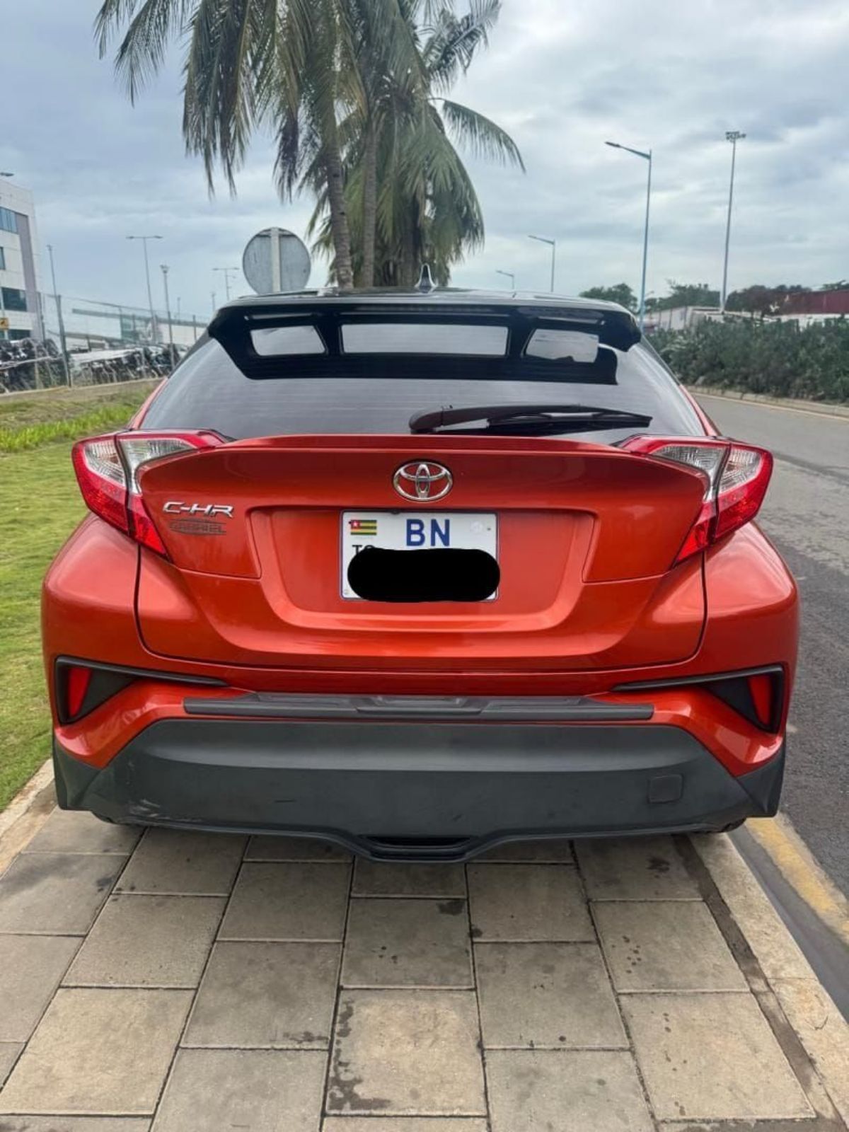 TOYOTA CH-R