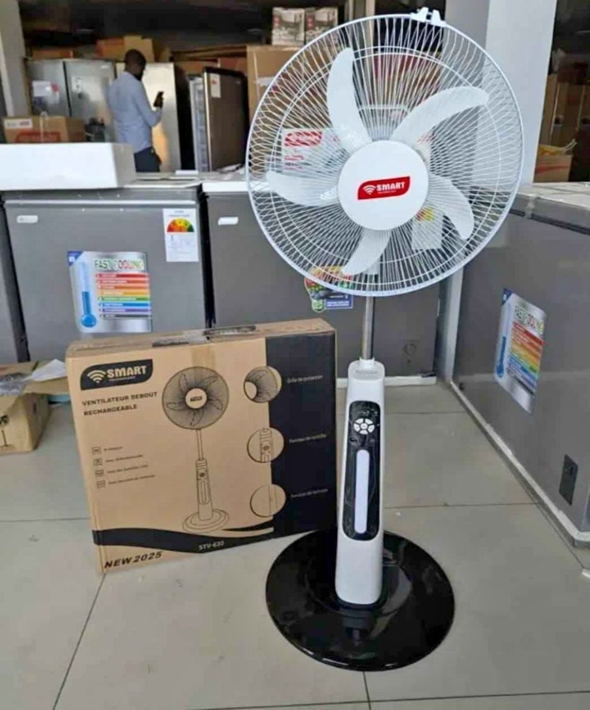 ventilateur rechargeable Smart 18&Prime; neuf
