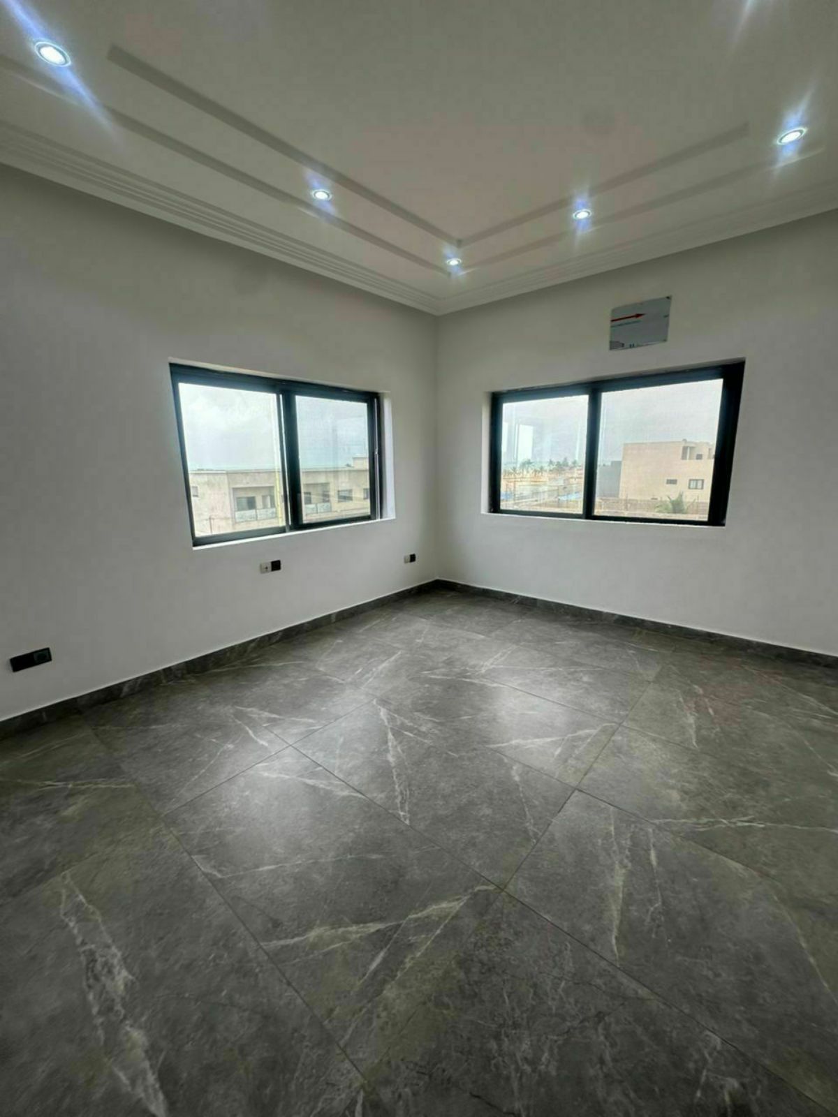 APPARTEMENT F4 HAUT STANDING À LOUER – FIDJROSSÈ