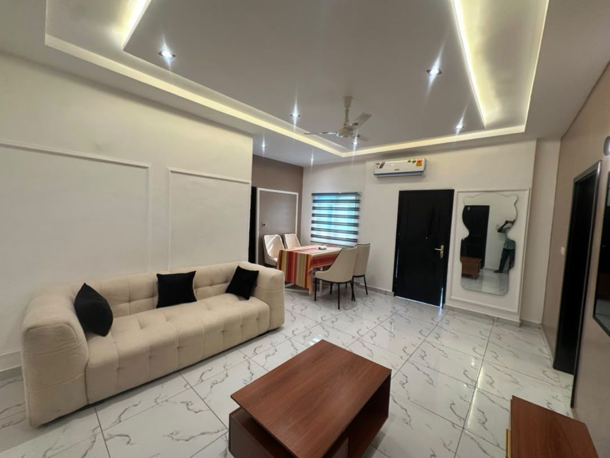 Appartement meublé 3 pièces, Fidjrossè – Cotonou
