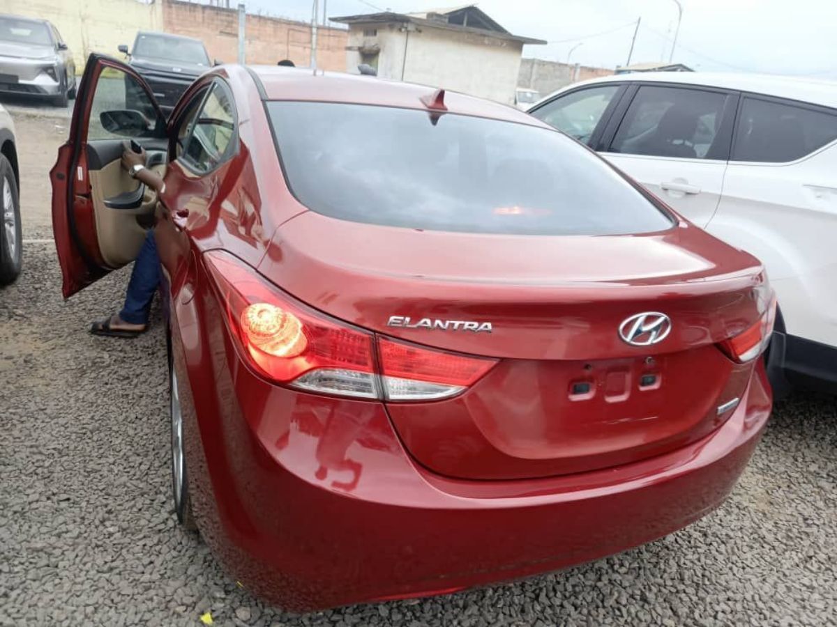 Hyundai Elantra limited - photo 3