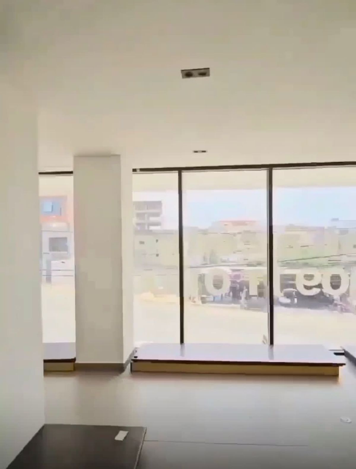 Showroom de 600m2 a louer a Angre 9eme tranche - photo 3