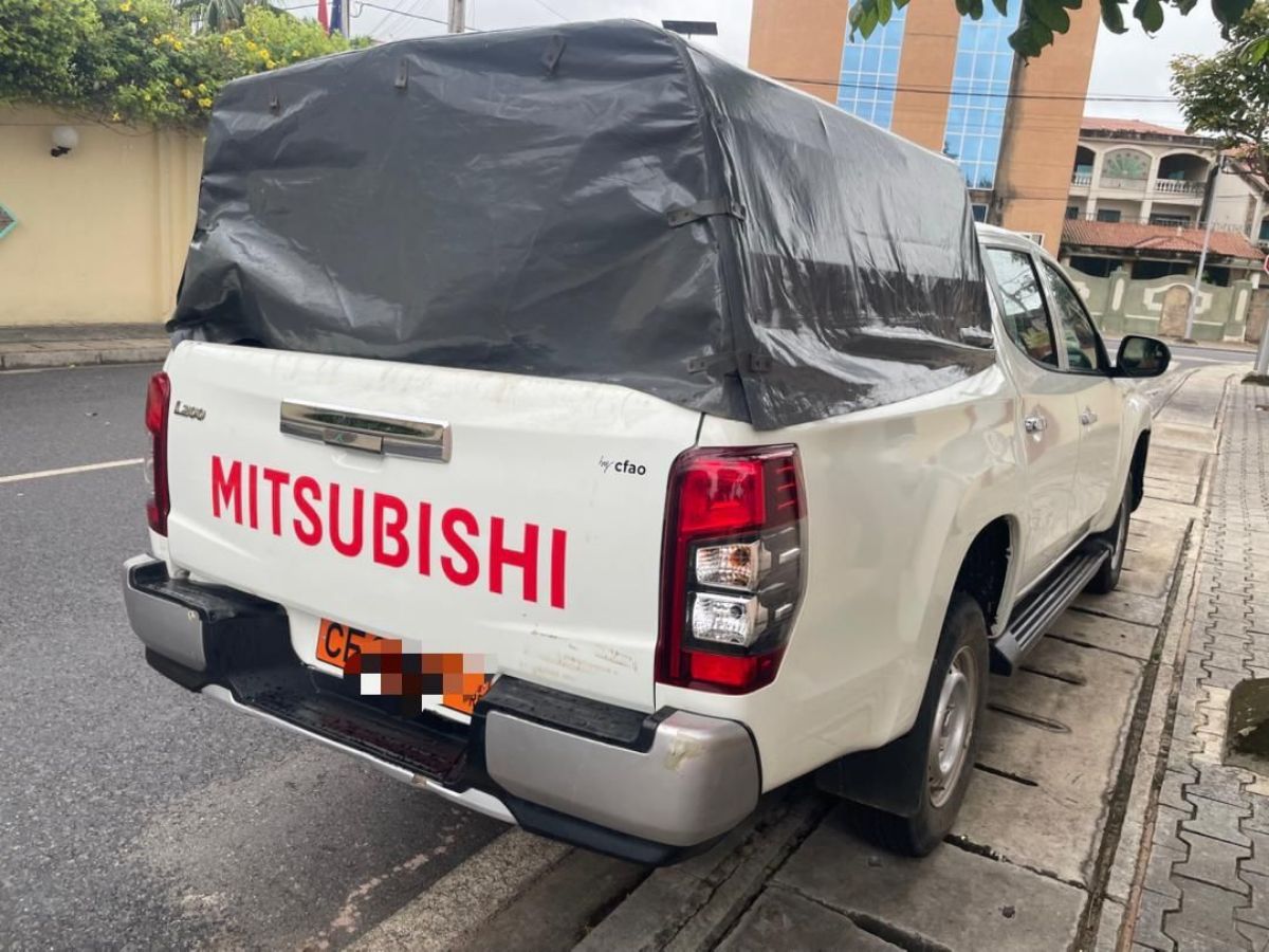 Pick up **MISTUBISHI L200* ( Cfao)
33.000 km