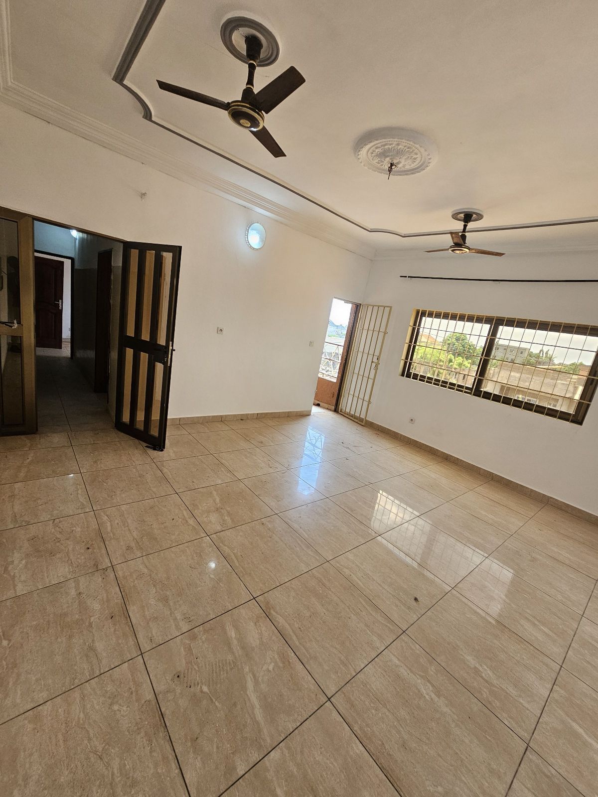 APPARTEMENT 3 CHAMBRES SALON A LOUER - photo 2