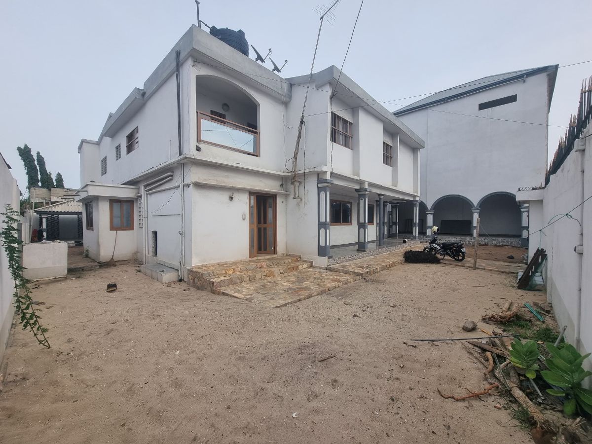 VILLA AKODESSEWA  6 CHAMBRES