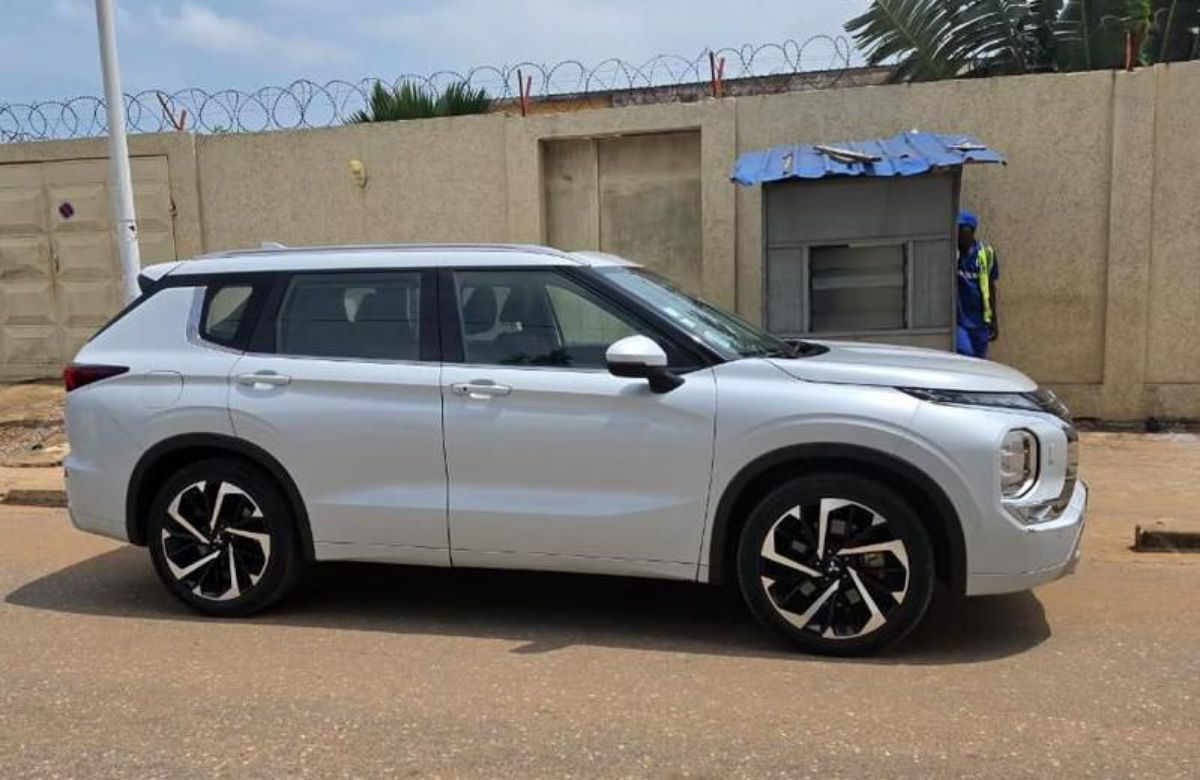 Mitsubishi Outlander 2023