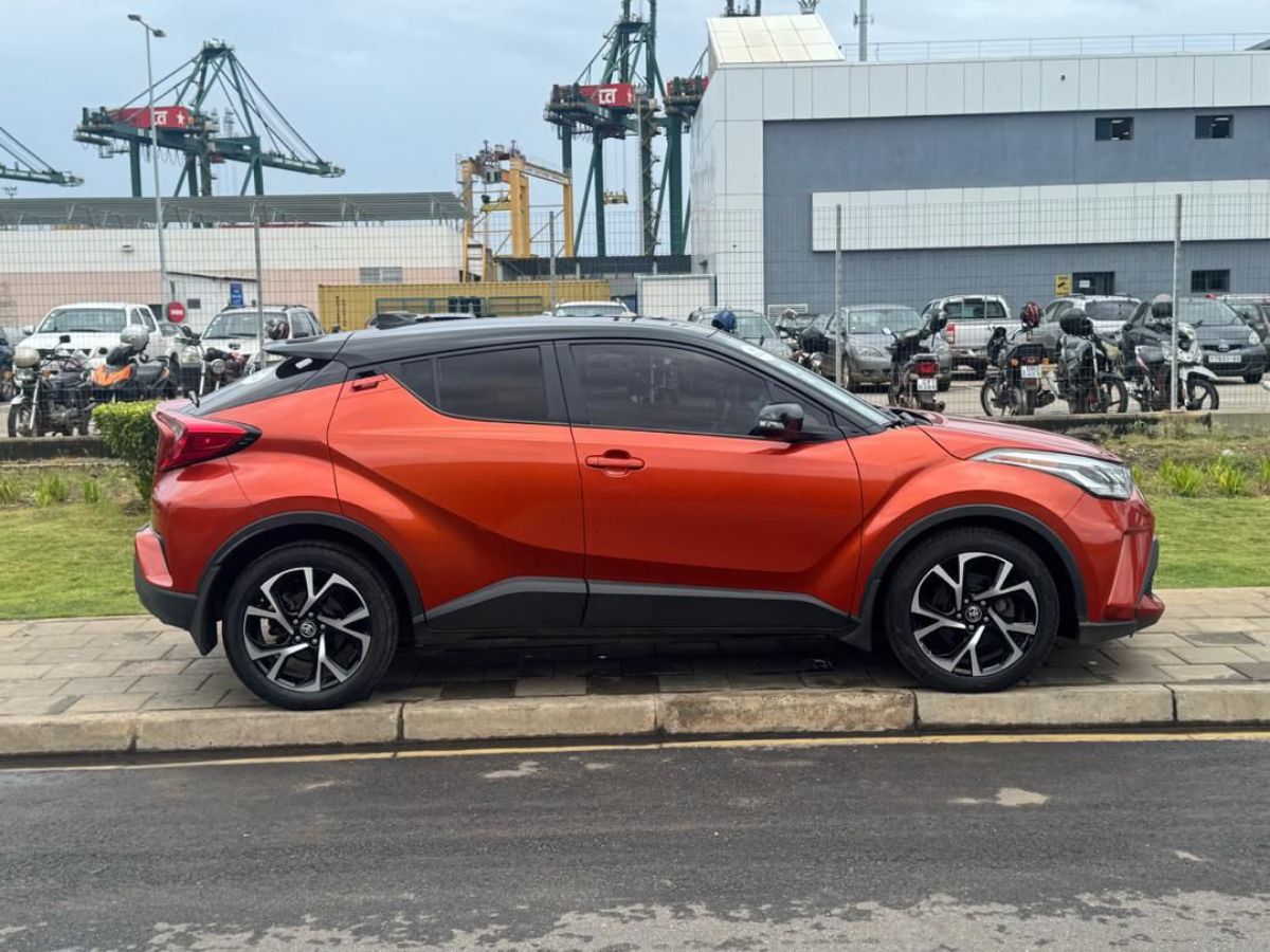 TOYOTA CH-R 2021