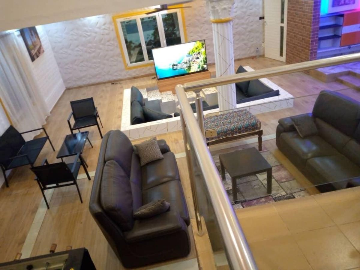 Chic Villa meublée avec piscine à louer à Davié - photo 3