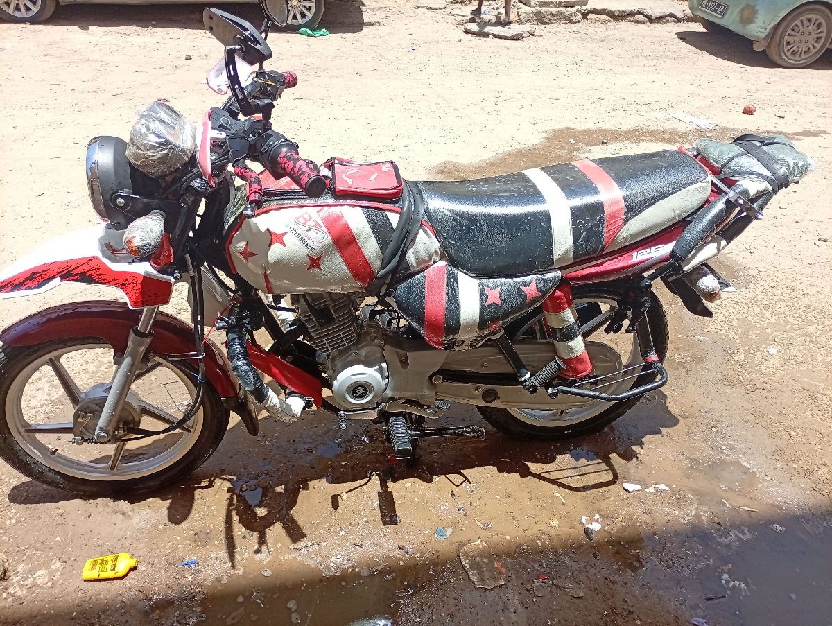 Moto Bajaj à vendre - photo 3