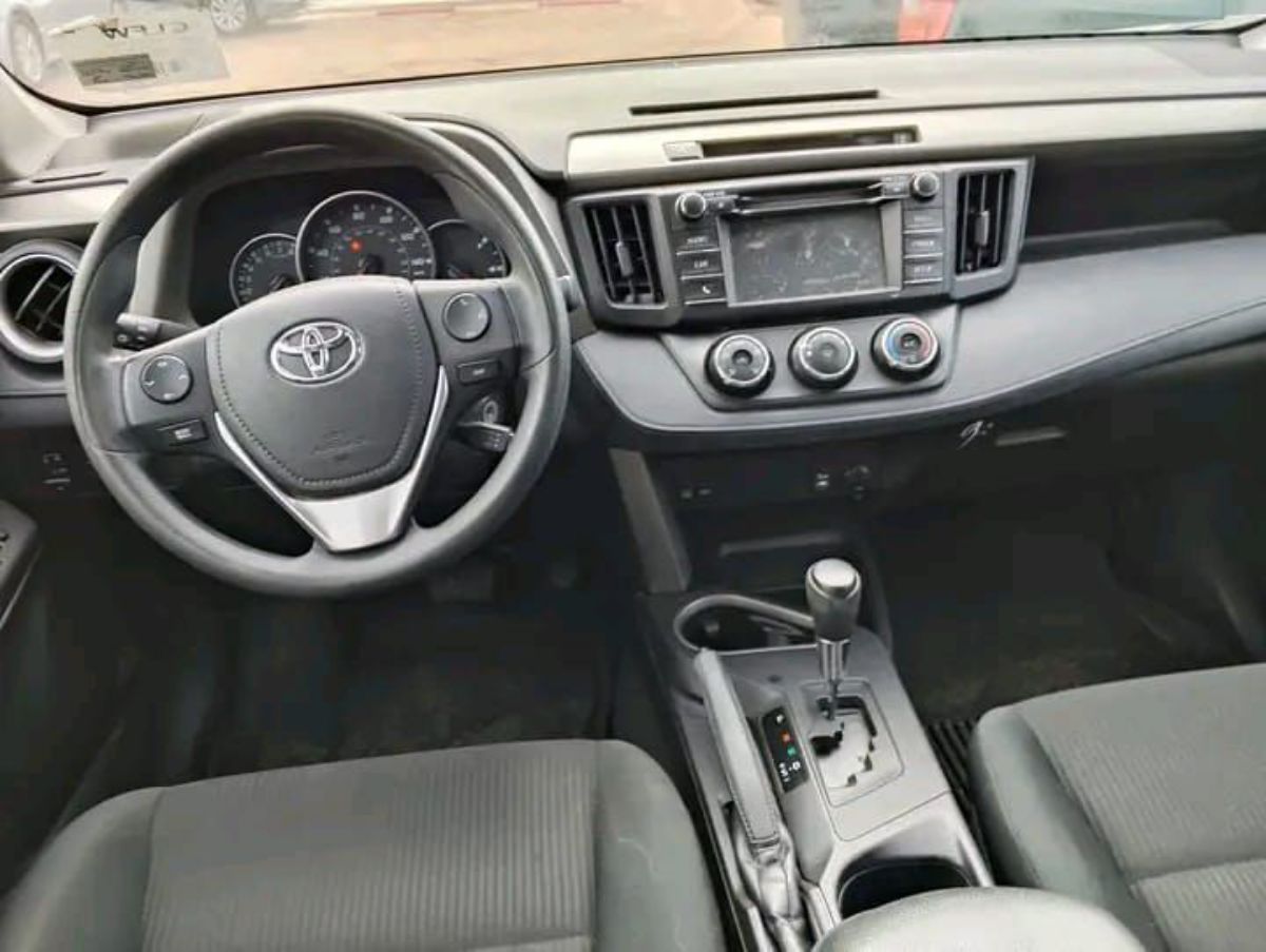 Toyota RAV4 - photo 3