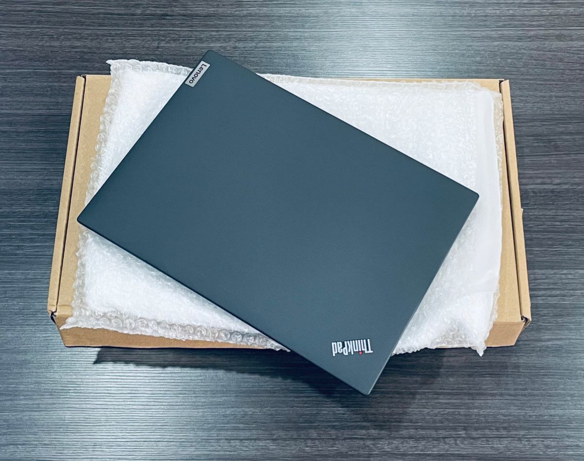 PC 💻 Lenovo ThinkPad P14S GEN 3 - photo 2