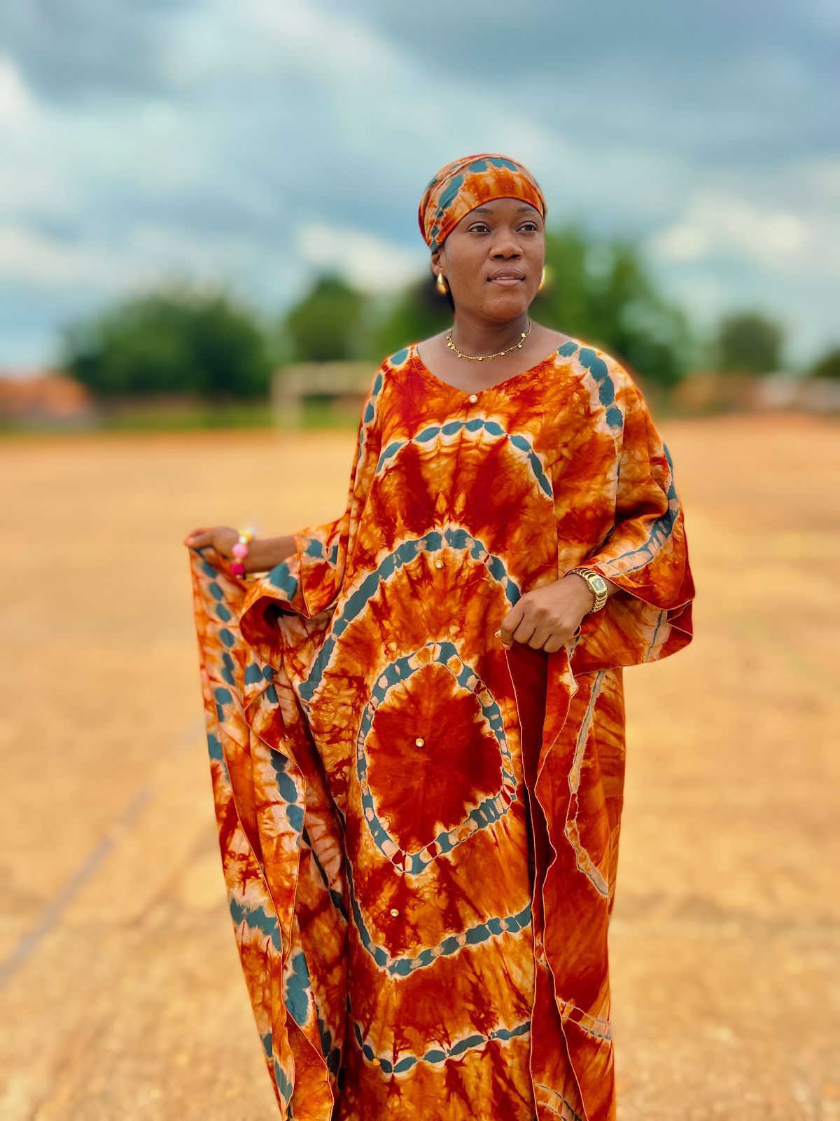 Robe Boubou Traditionnelle & Bijoux Assortis