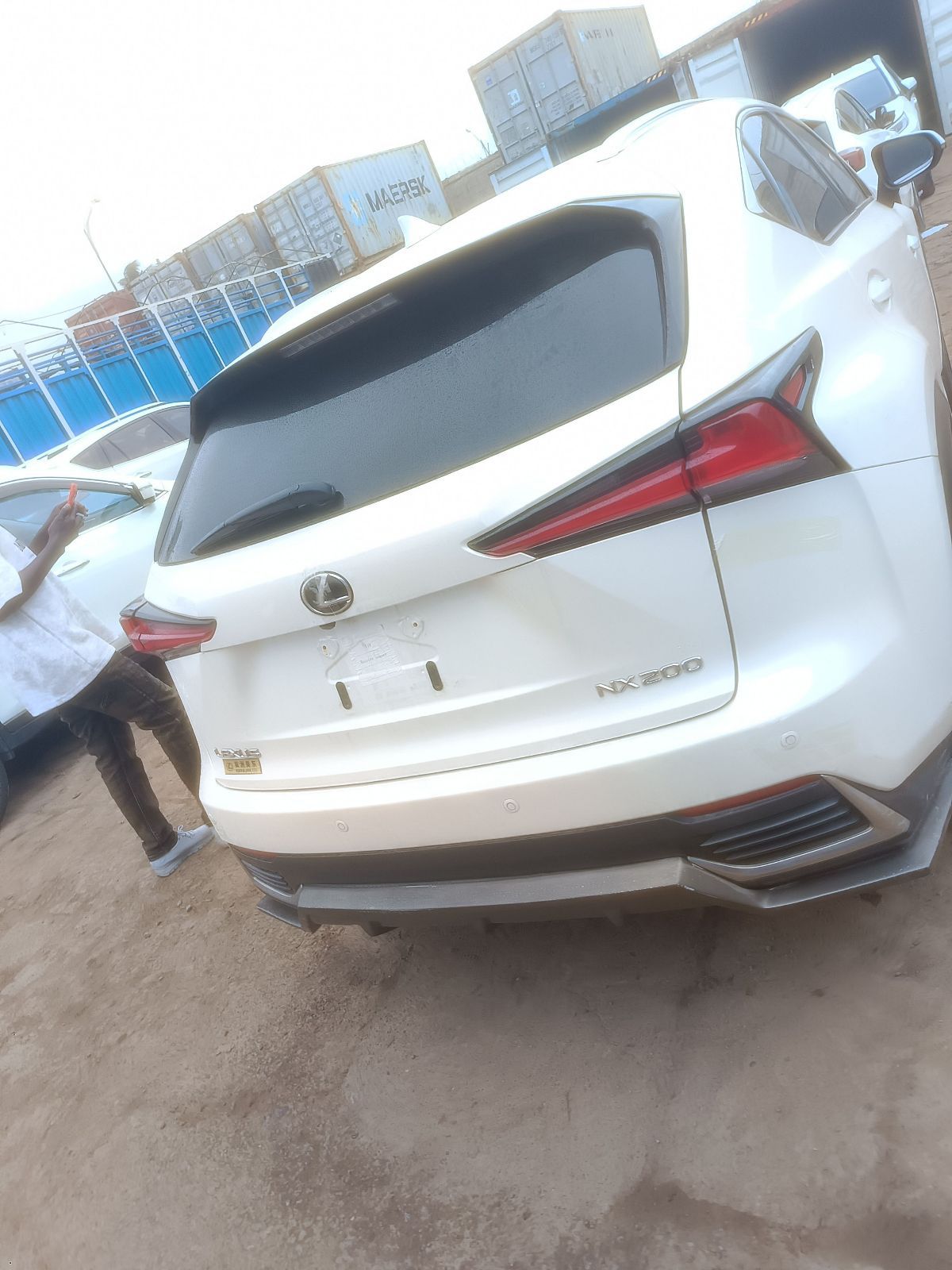 Lexus NX à ventre