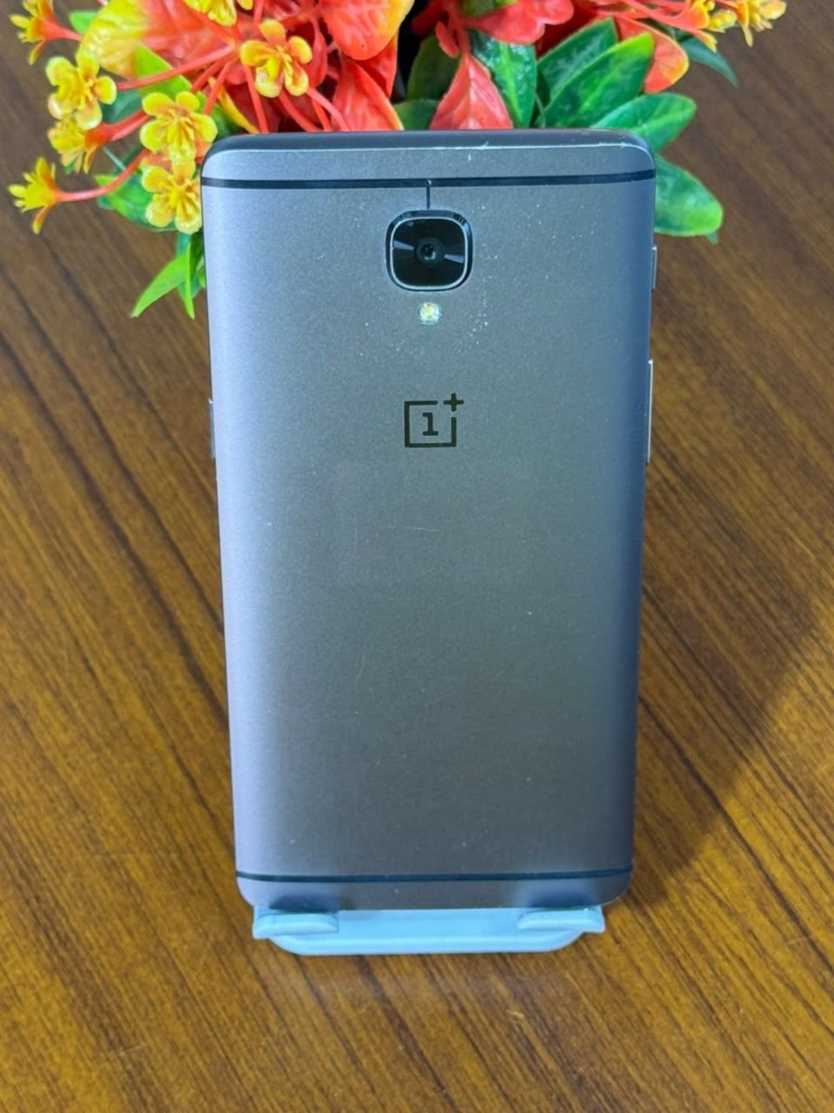 One plus 3T
Capacité 128gb Ram 6gb tt ok - photo 2
