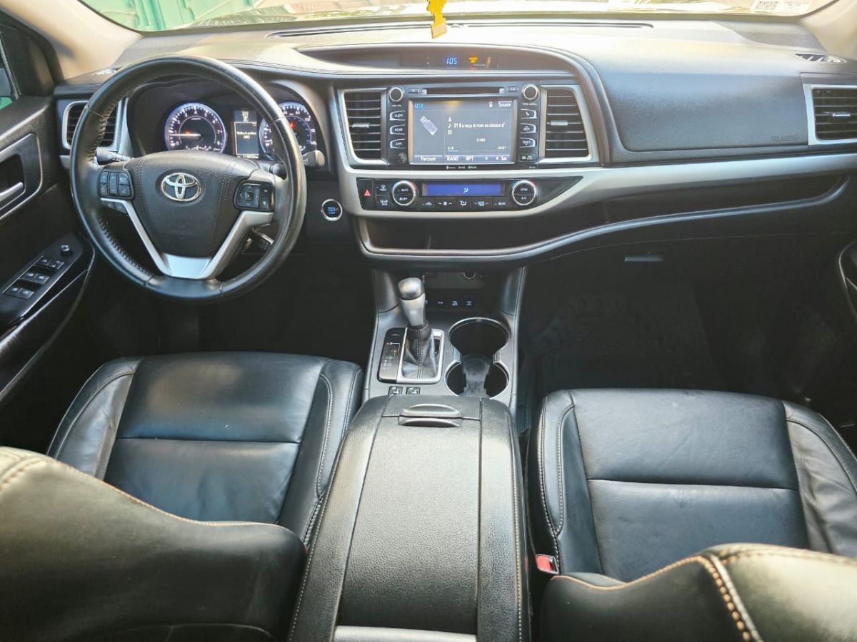 Toyota Highlander XLE AWD - photo 2