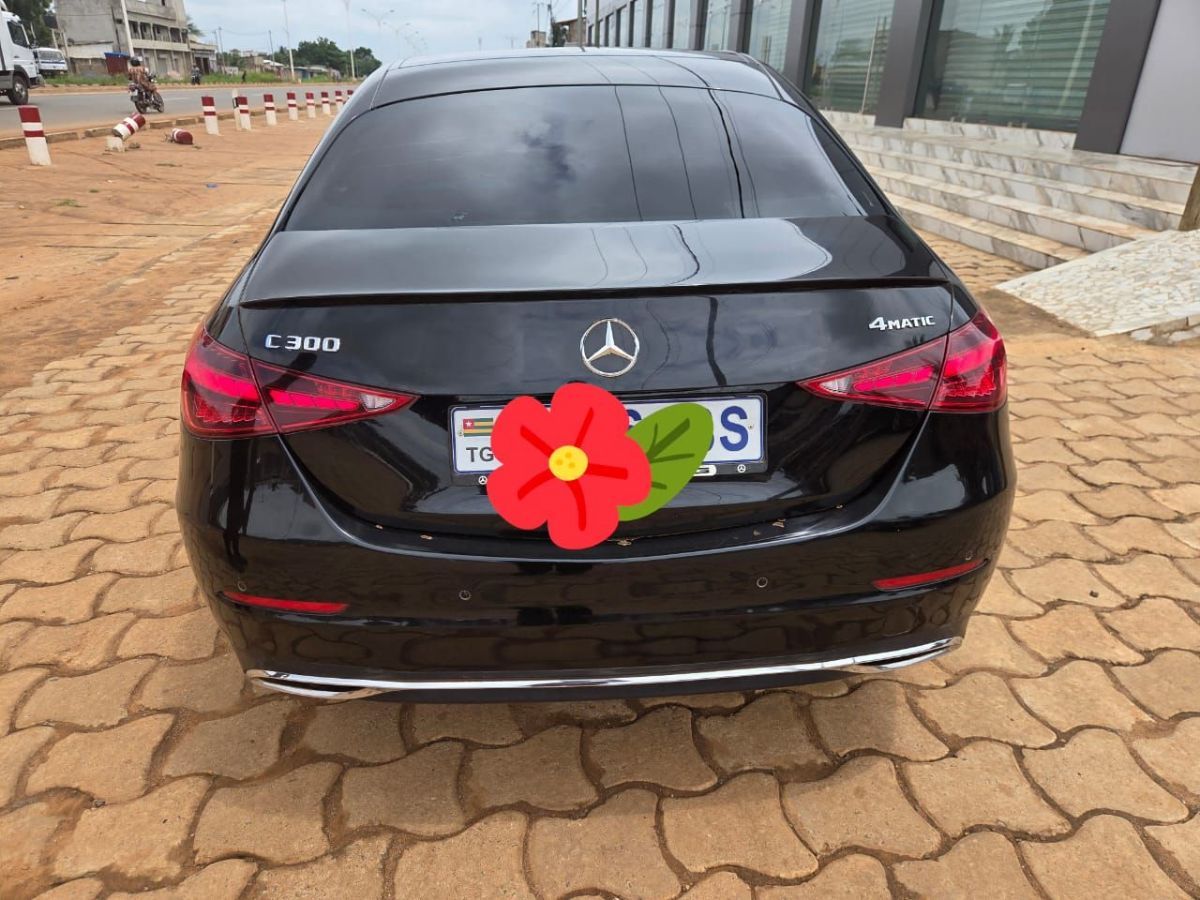 Mercedes-Benz C300 4MATIC - photo 3