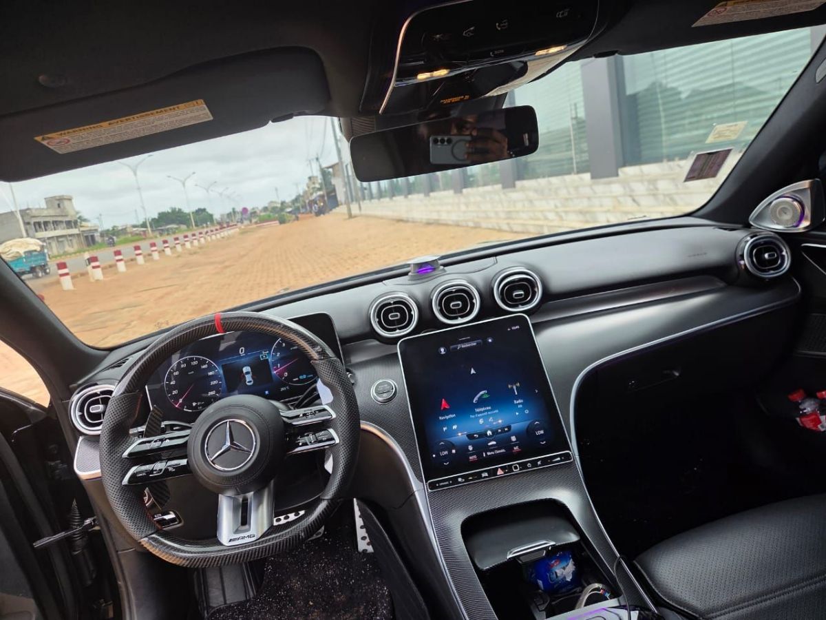 Mercedes-Benz C300 4MATIC - photo 2