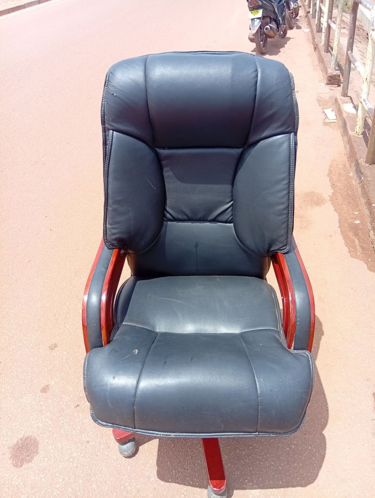 Fauteuil directeur - photo 3