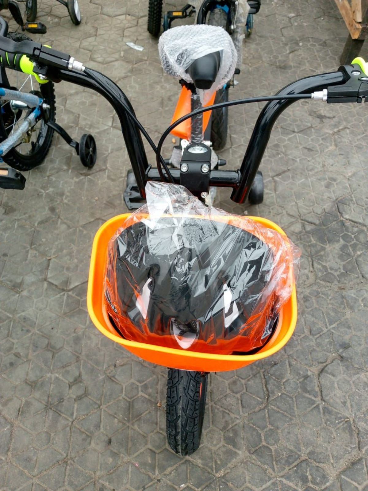 Vélo pour enfant de 1 à 3 ans avec casque