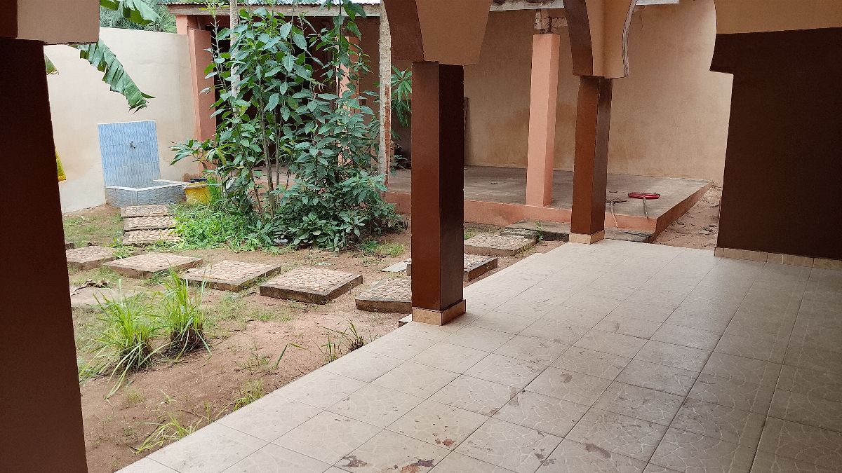 villa de 3 chambres salon en location