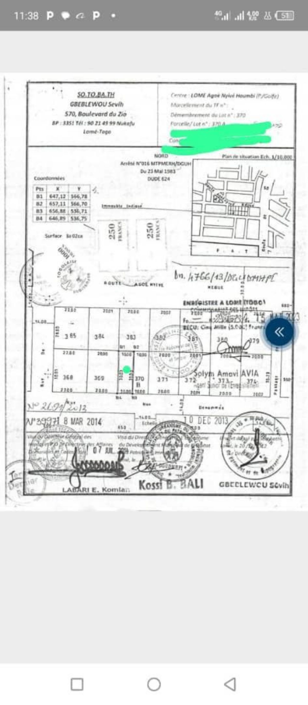 Terrain 1/2 lots Agoe koffi panou 100 m goudron