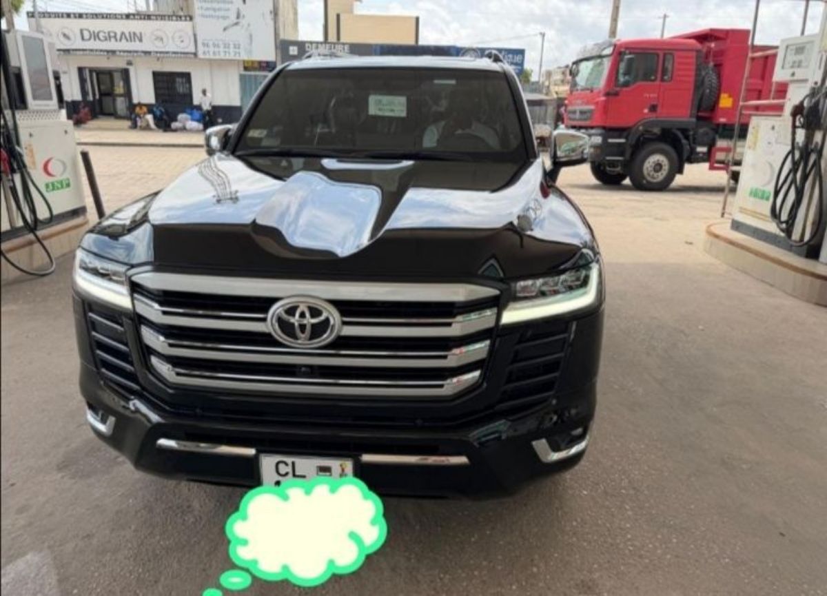 Toyota land cruiser 300 2026.VENTE UTGENTE