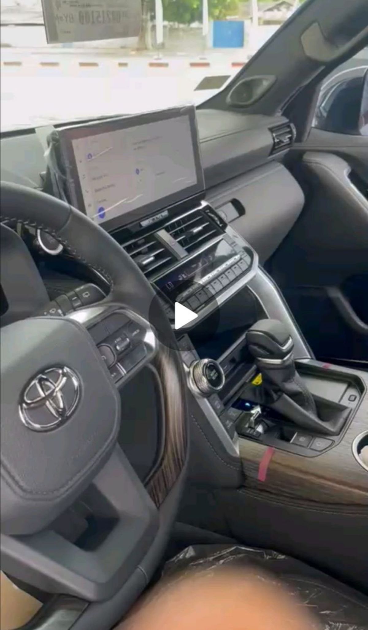 Toyota land cruiser 300 2026.VENTE UTGENTE - photo 3