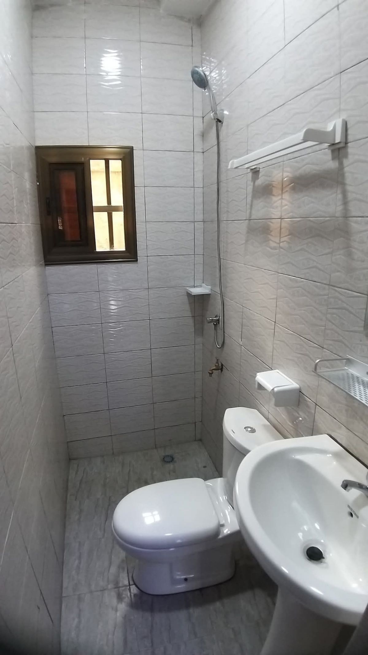appartement, agoè sogbossito en location - photo 3