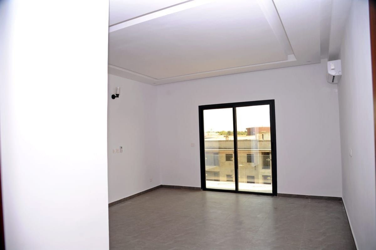 APPARTEMENTS & MAGASINS HAUT STANDING - photo 3