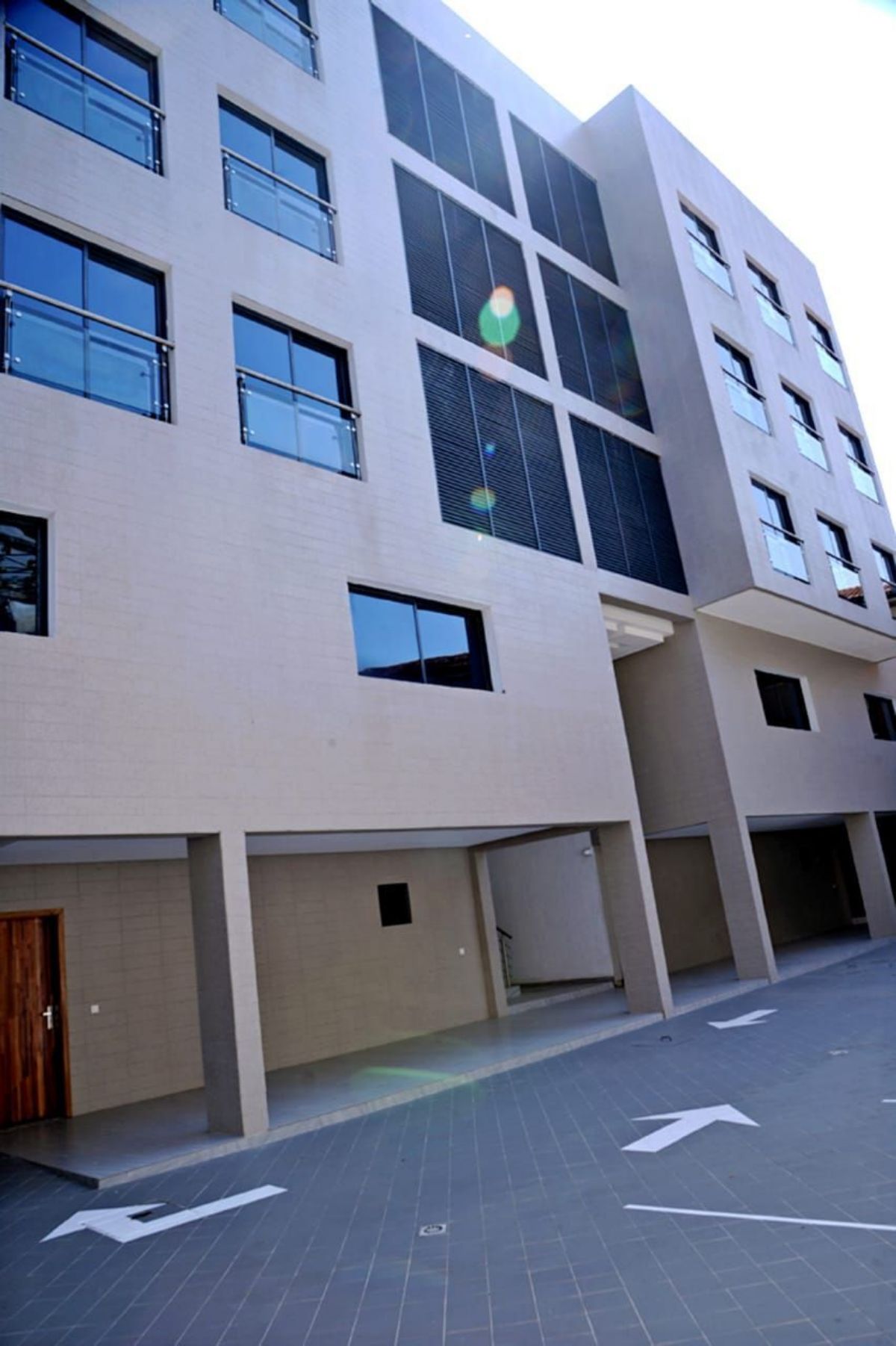 APPARTEMENTS & MAGASINS HAUT STANDING - photo 2