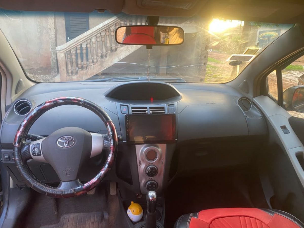 Toyota yaris - photo 2