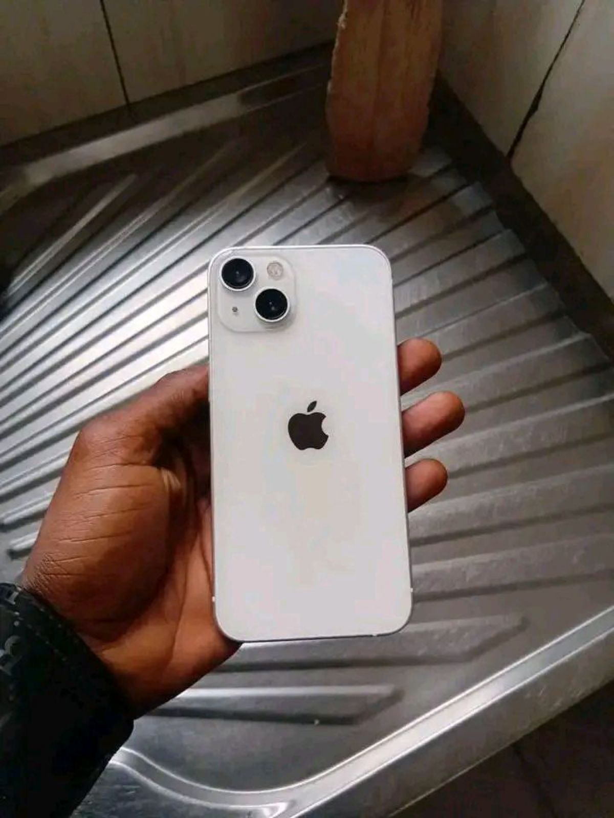 iPhone 16