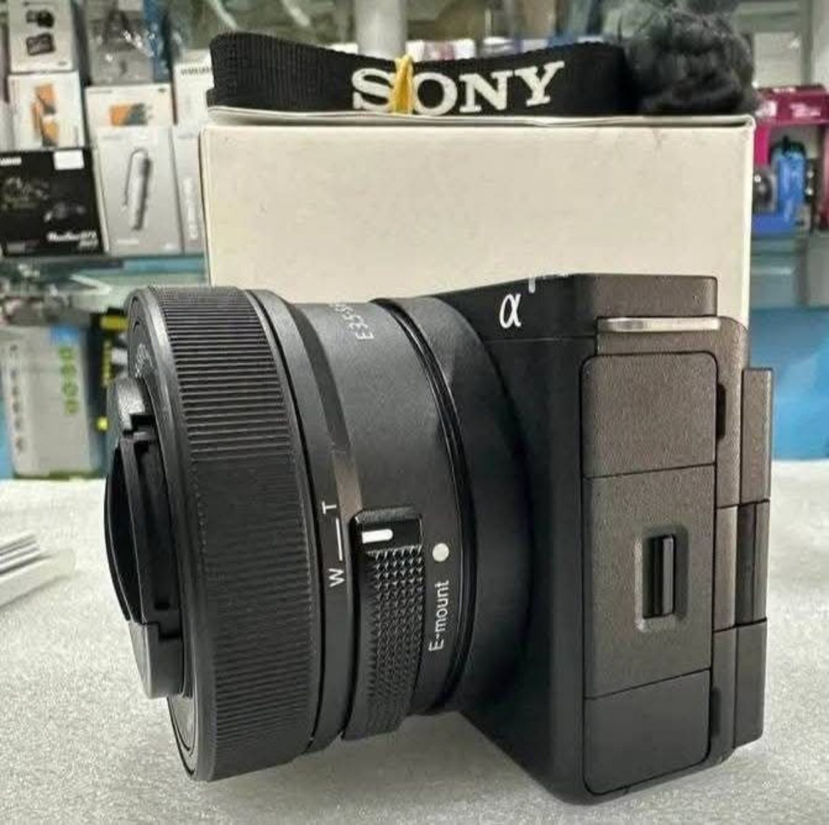 Sony ZV E10 Mark II objectif 16-50mm OSS II