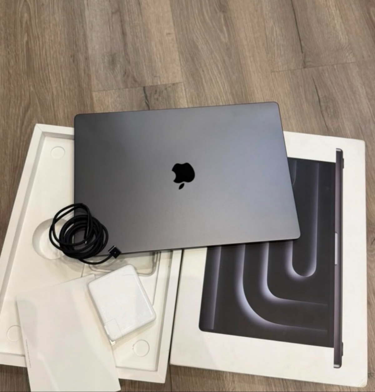 Apple MacBook M4 Max 16&Prime; – 1To 48Ram - photo 2