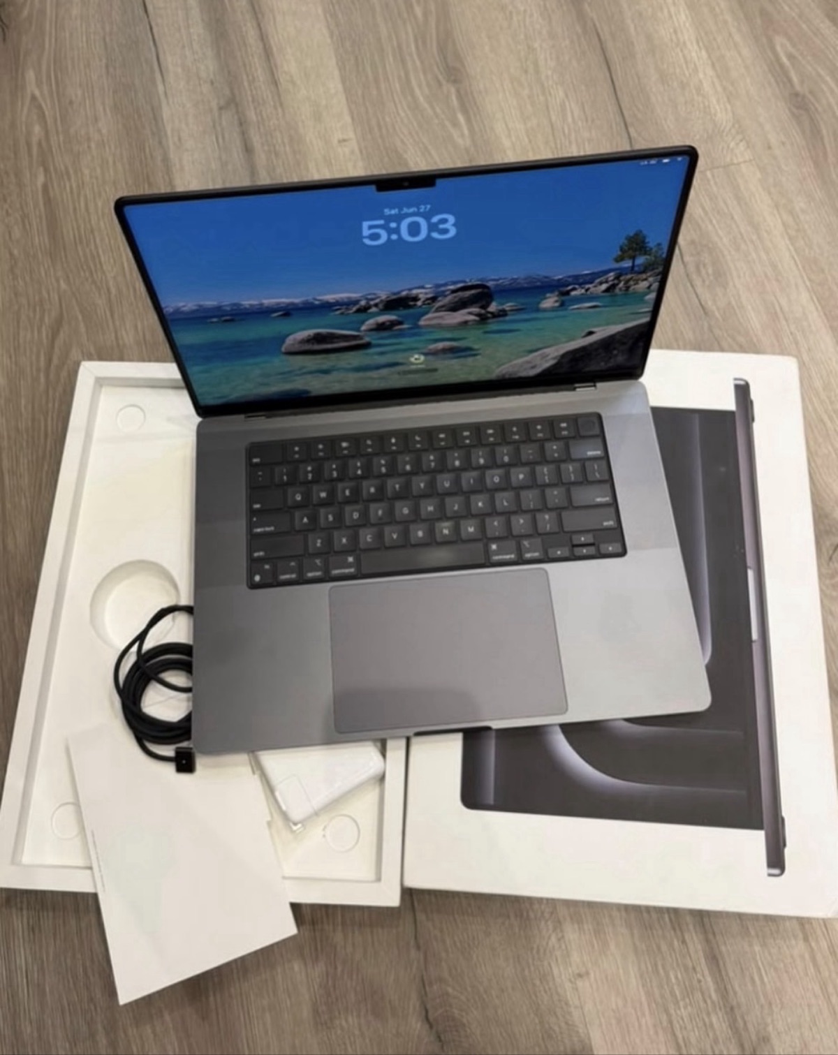 Apple MacBook M4 Max 16&Prime; – 1To 48Ram - photo 3